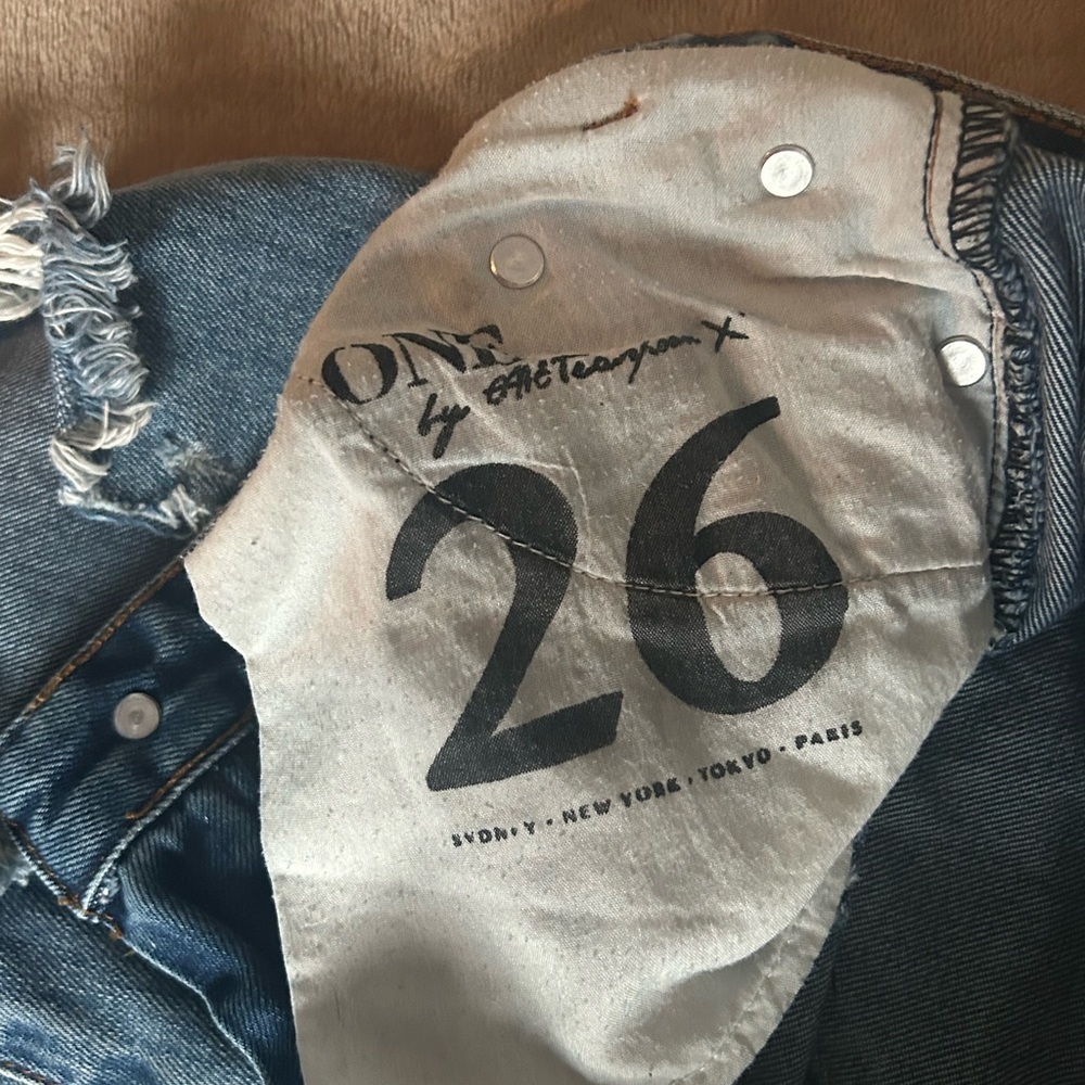 One by EightySeven X Distressed Skinny Jeans Size 26|Zipper Ankle|Patch Detail - Picture 11 of 16